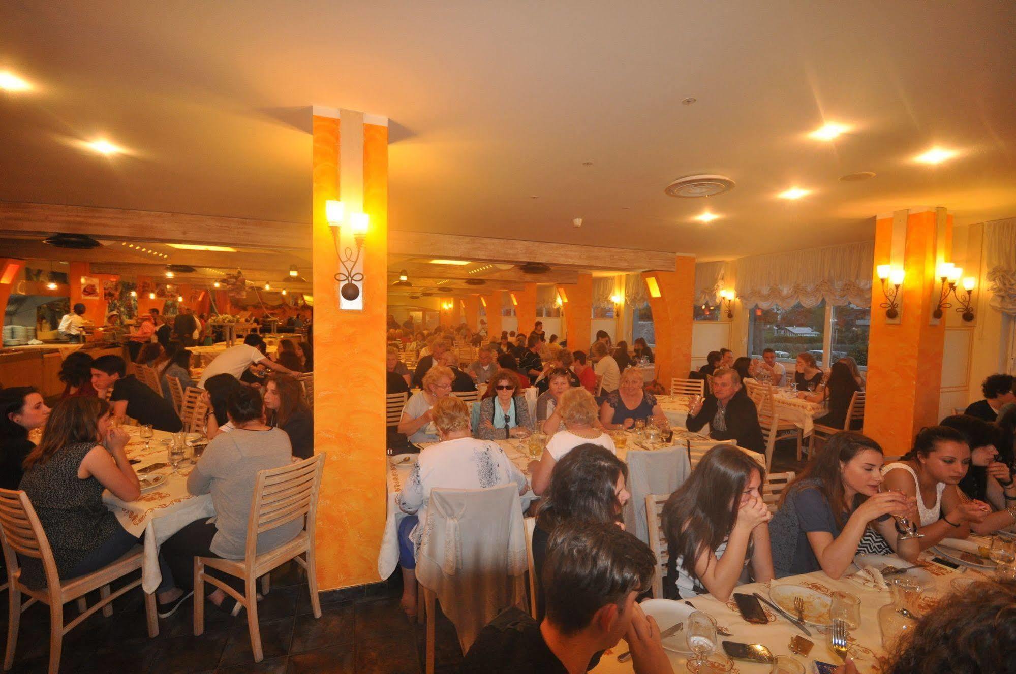 Grand Azzurra Club Hotel 3*
