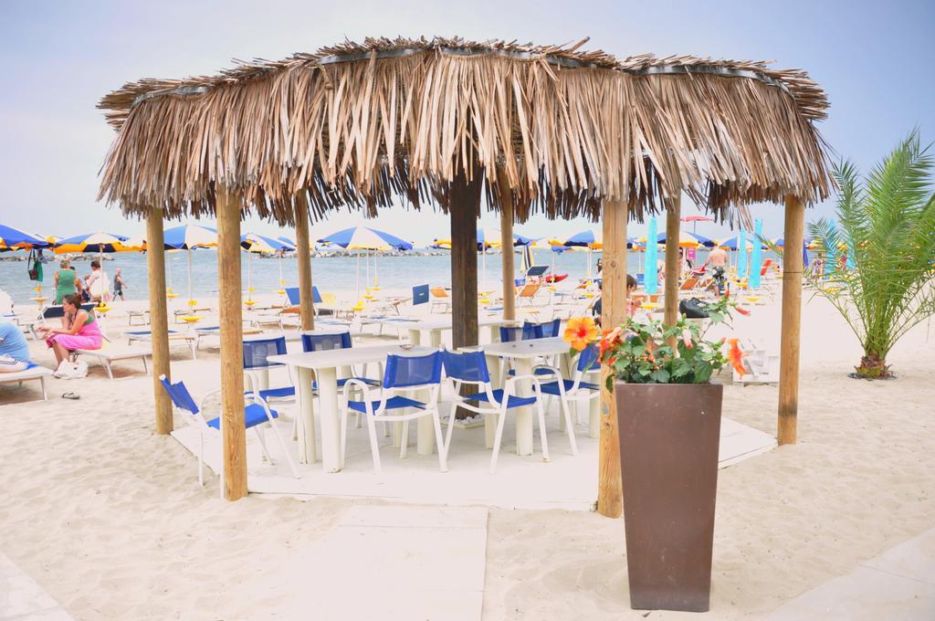 Hotel Grand Azzurra Club Lido Adriano