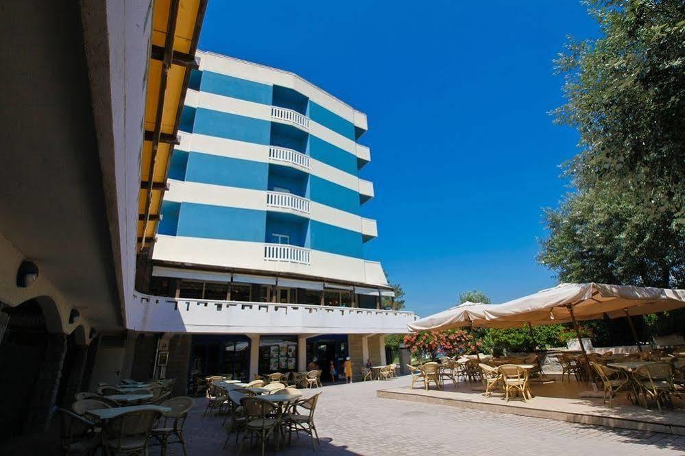Grand Azzurra Club 3*
