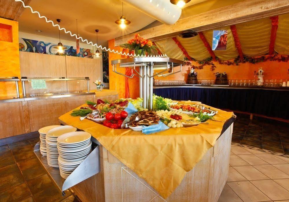 Grand Azzurra Club Hotel 3*