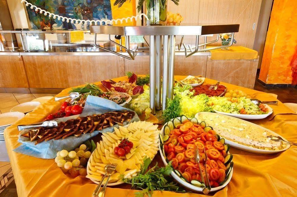 Grand Azzurra Club Hotel 3*