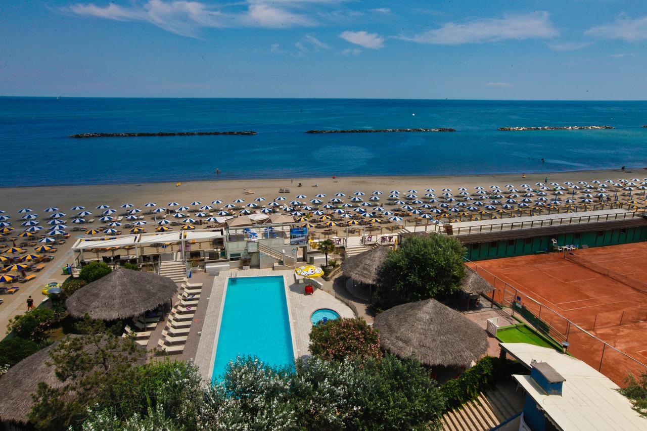 Grand Azzurra Club Hotel